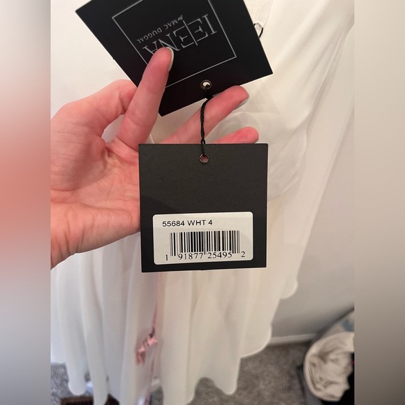 Ieena for Mac Duggal Angel Long Sleeve Chiffon Cocktail Dress White Size 4 NWT - Picture 4 of 8